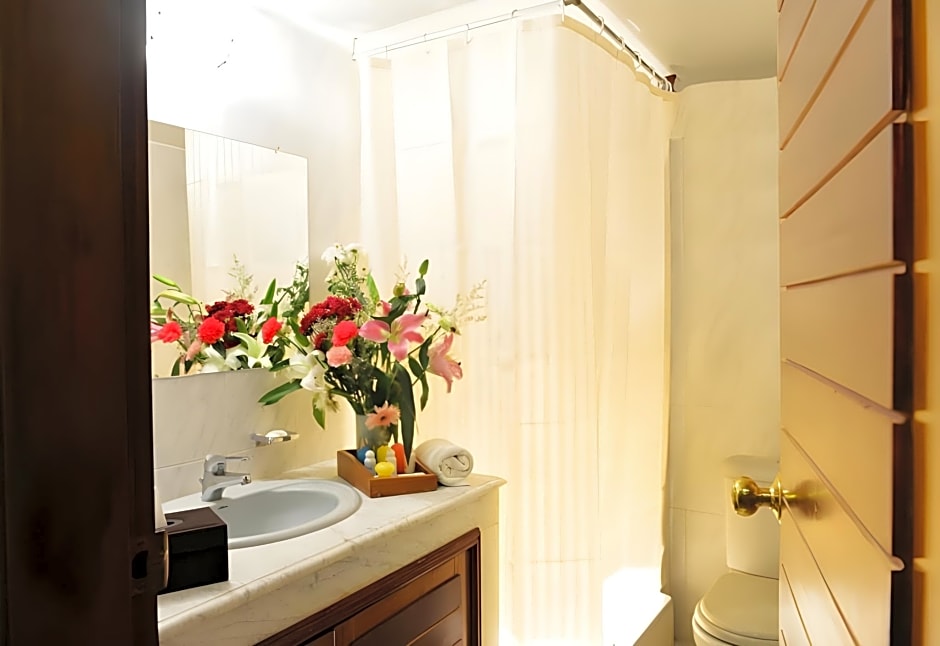 Amazon Lilly Residence