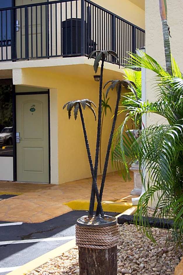 At Home Inn - Fort Pierce