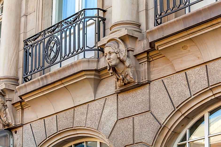 Hotel Monopol - Central Station