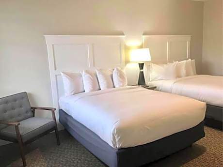 Deluxe Queen Room with Two Queen Beds