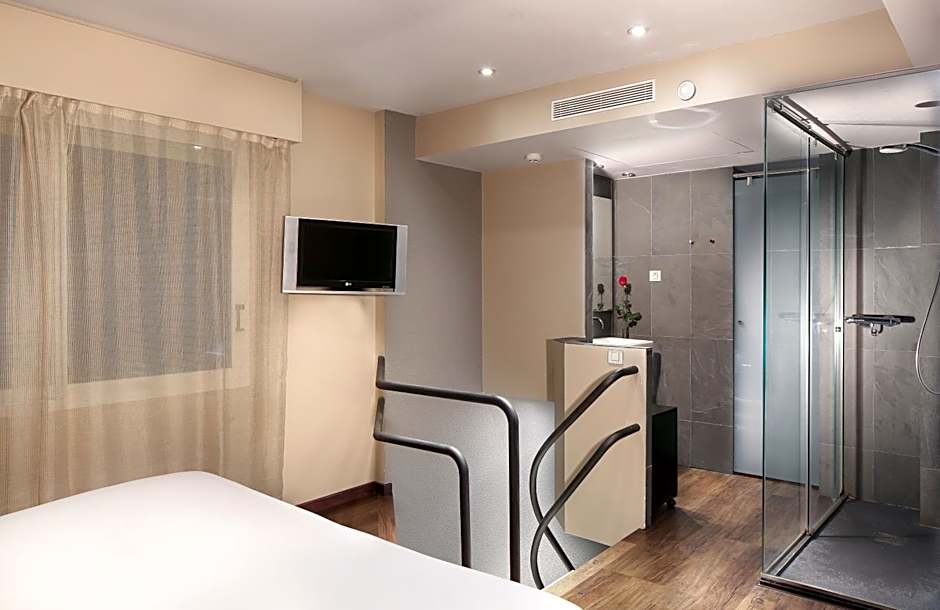 Hotel Gran Derby Suites