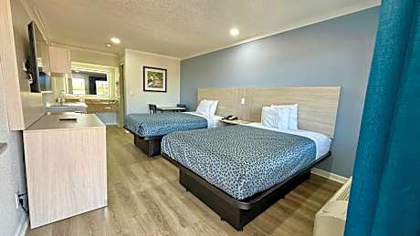 Double Room with Two Double Beds - Smoking