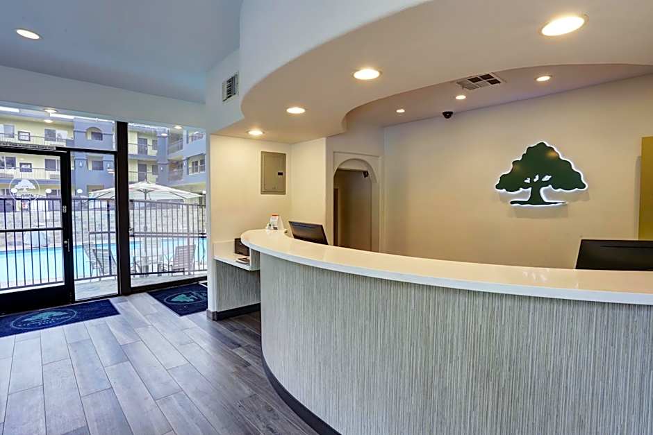 GreenTree Pasadena Inn