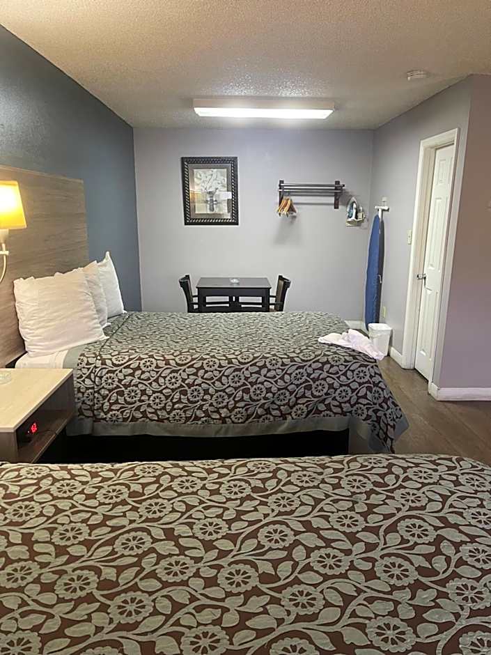 Photo 1 of 4 of 2 Double Beds, Smoking