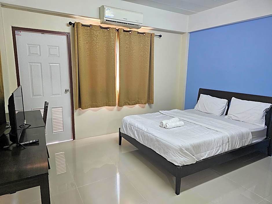 Si Fah at Bangsaen Hotel