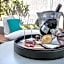Ascona Lodge, Pool & Garden Retreat