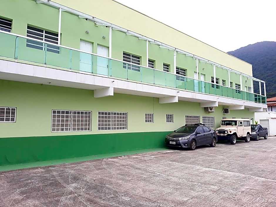 Apartamento de 2 quartos em maresias com piscina