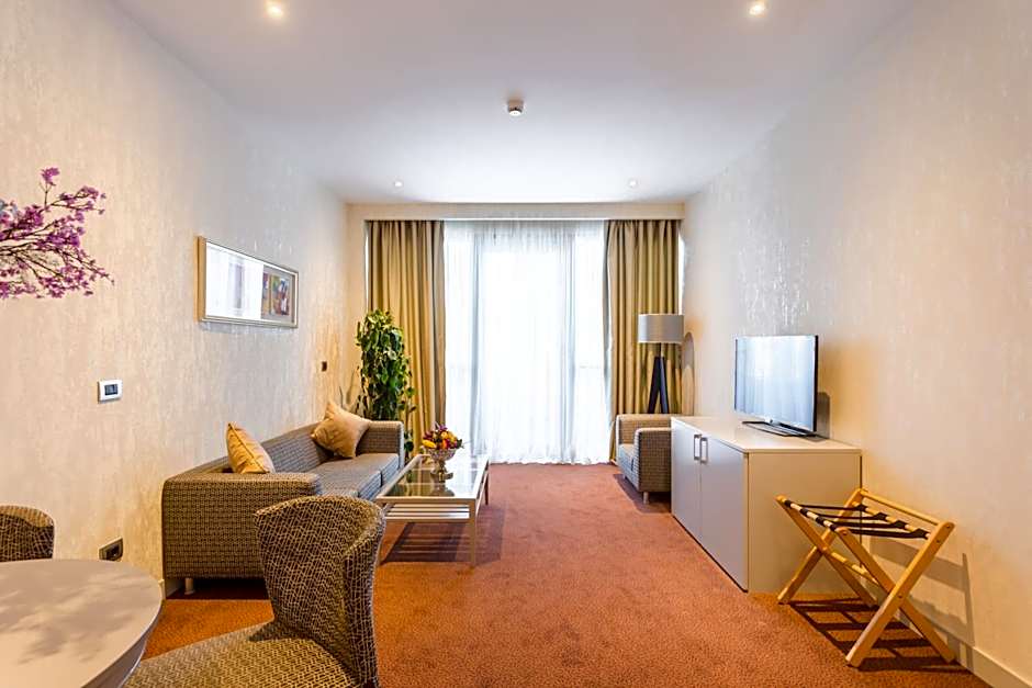 The Grand Gloria Hotel