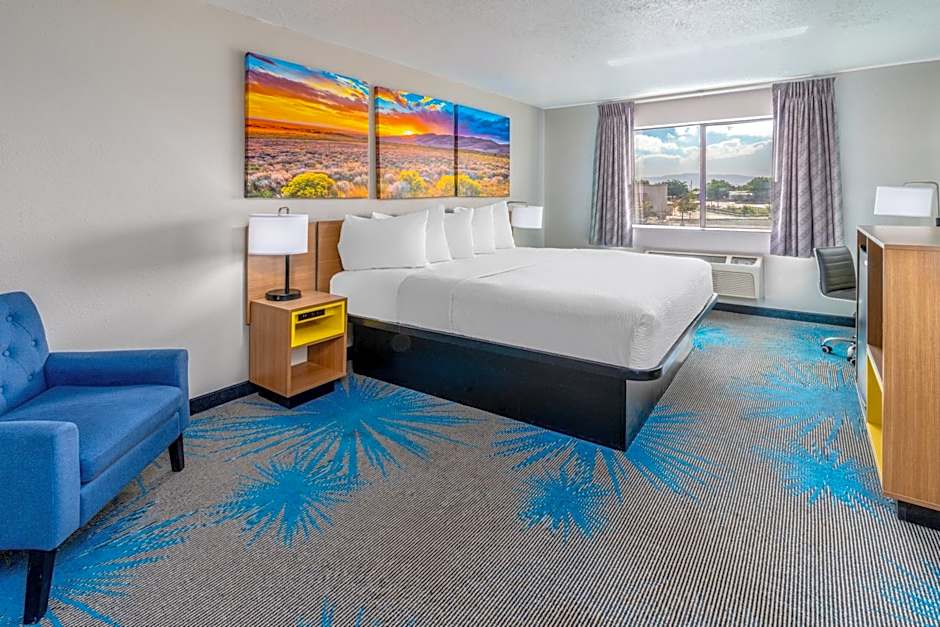Days Inn by Wyndham Los Lunas