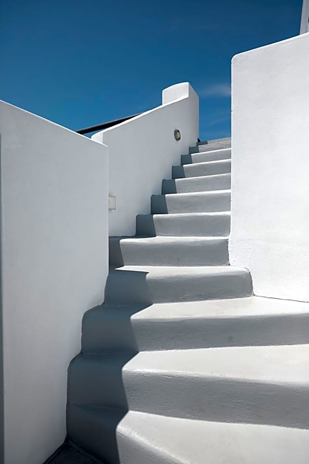 Oia Suites