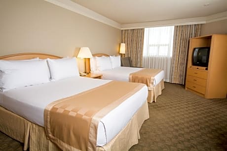 Executive Suite with Two Queen Beds and Sofa