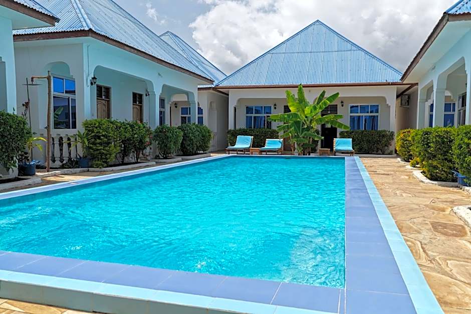 AROYA Boutique Hotel