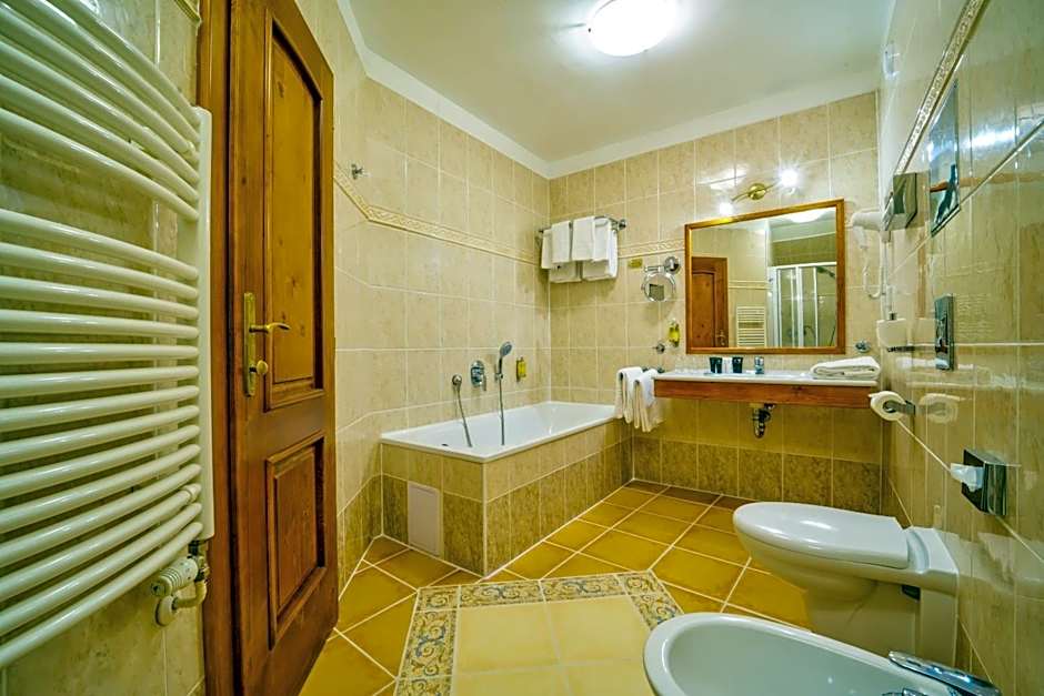 Josephine Old Town Square Hotel