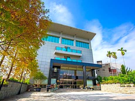 F Hotel - Chiayi