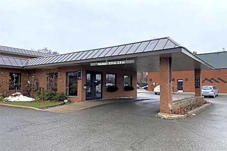 Ramada by Wyndham Laval