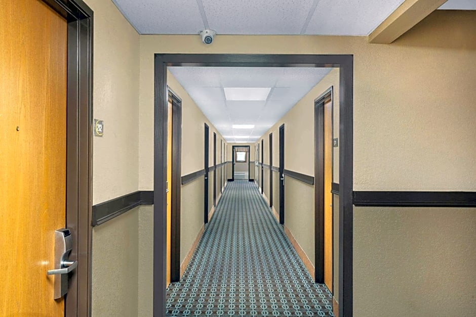 Super 8 by Wyndham Fort Madison
