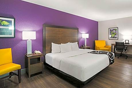 King Room - Hearing Accessible/Non-Smoking