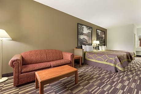 1 King Bed Deluxe Room Non-Smoking