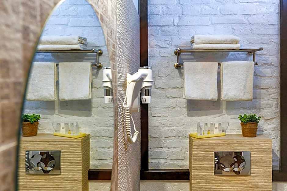 La Strada Boutique Villa