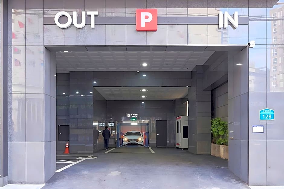 CS Hotel