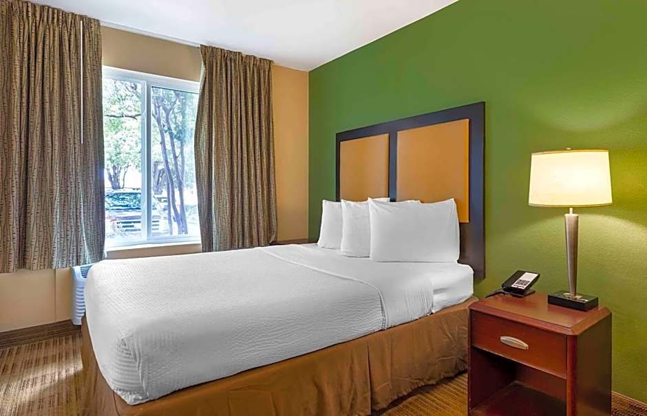 Extended Stay America Select Suites Tampa Airport Memorial – Tampa, FL