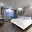 Home Inn · Neo (Ningbo Railway Station North Square Branch)