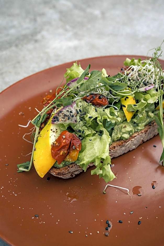 Sunrock Hotel & Suites