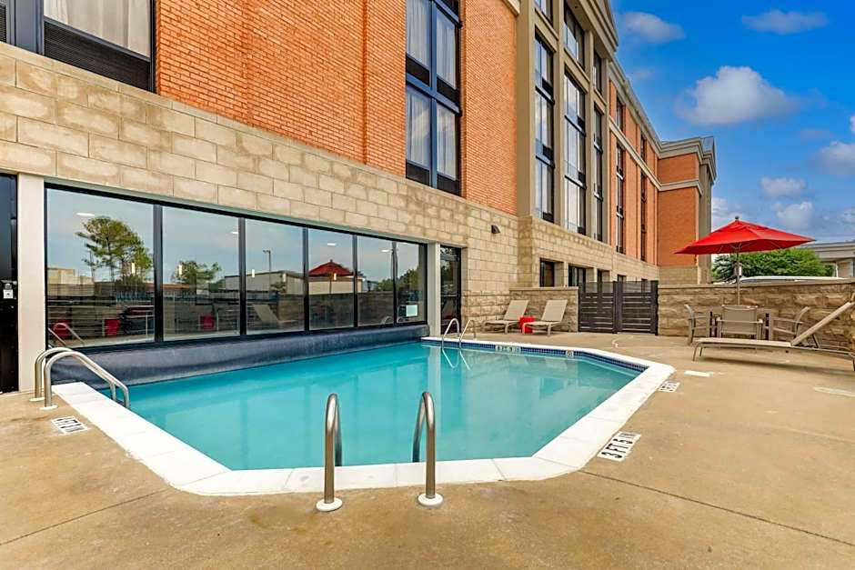 Drury Inn & Suites Birmingham Lakeshore Drive