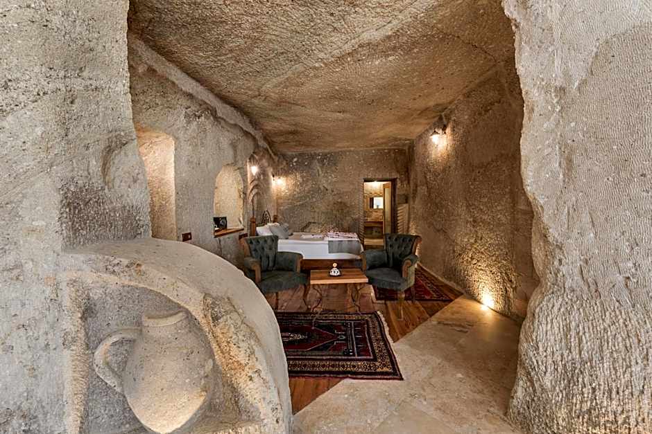 Sarnich Cave Suites