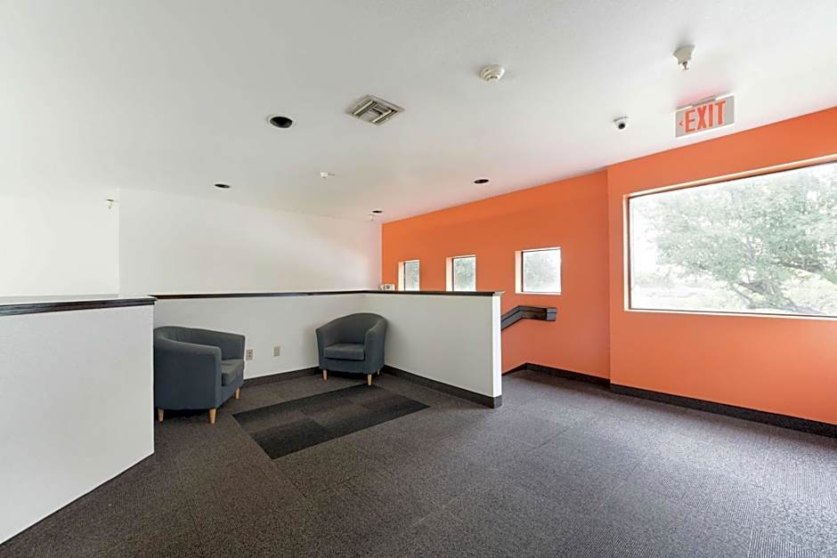 Motel 6-Dallas, TX - Northeast