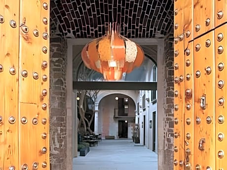 Colonial King (MI - KING)