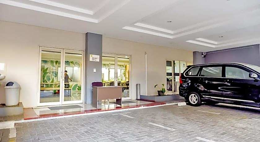 OYO Life 93383 Wisma Kencana Puteri