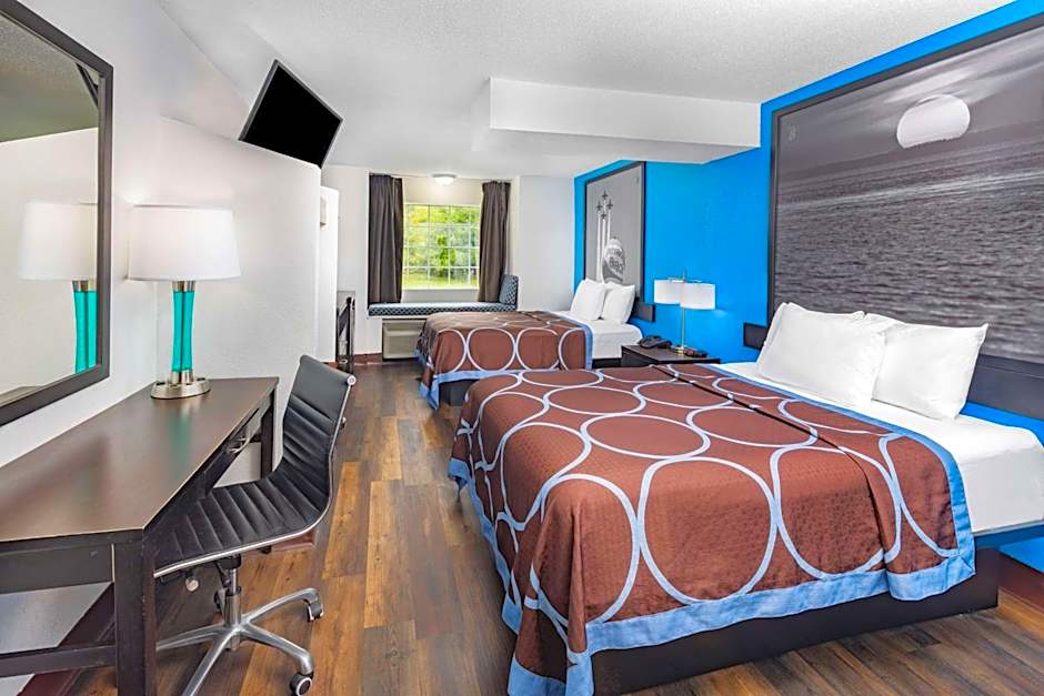 Super 8 by Wyndham Pensacola