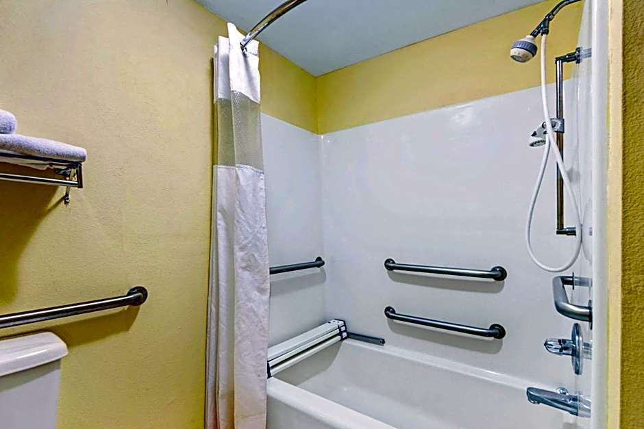 Days Inn by Wyndham Covington