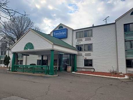 Travelodge by Wyndham Brooklyn Center