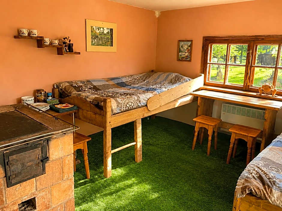 Lake Deer Park Retreat with Hot Tub & Sauna