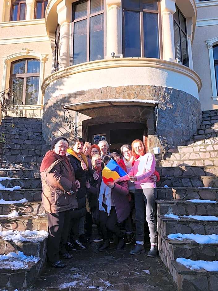 Casa Dunarea by Genco