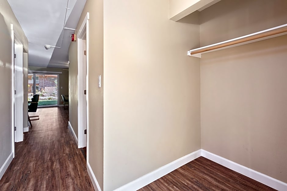 Sunrise Garden Suites