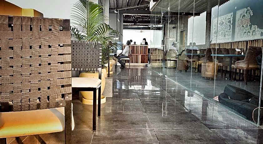 Anna Residency- White Town