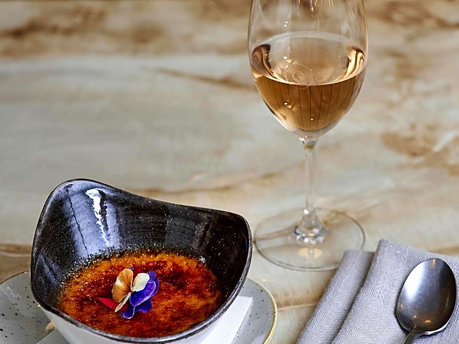 The Sebel Quay West Suites Sydney