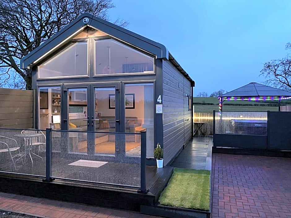 Arranview Lochside Pods & Lodges all with private Hot-tubs