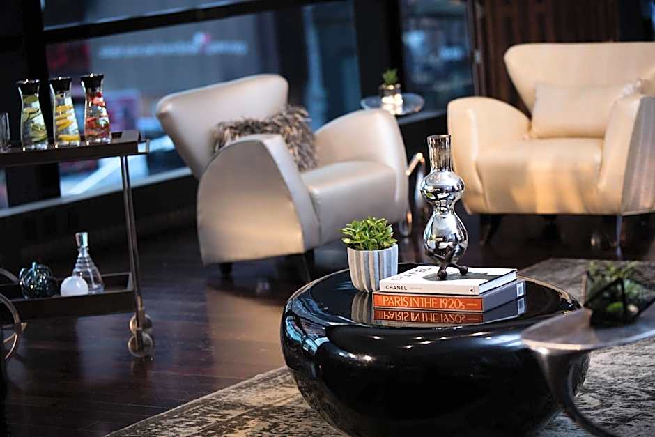 Renaissance by Marriott New York Times Square Hotel