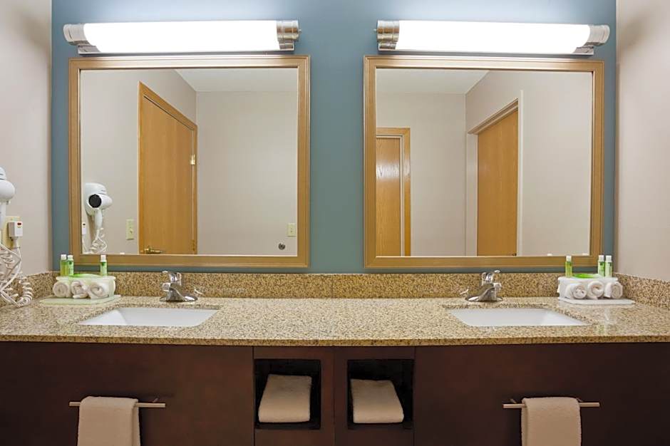 Holiday Inn Express St. Cloud By IHG