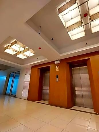 Basti Staycation: 1BR unit near SM Naga w/Parking