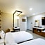 White Tourist Hotel