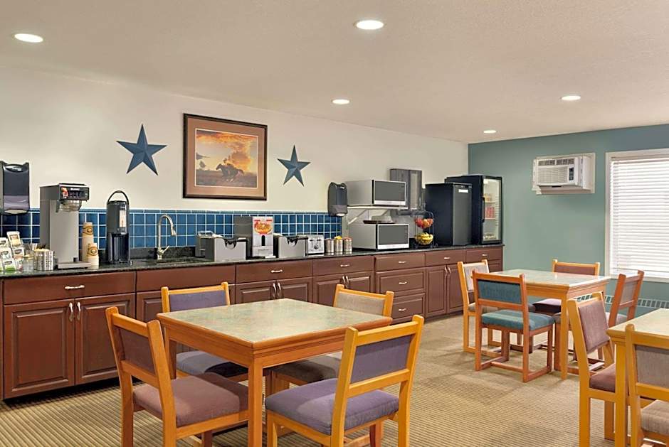 Travelodge by Wyndham Edson