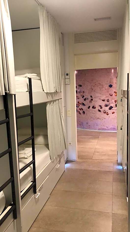 GLOBETROTTER HOSTEL, by Albany