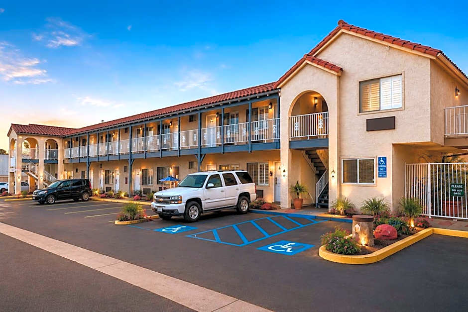 Big A Motel & Suites Near Disneyland Orange County