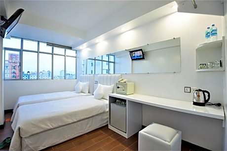 Superior Twin Room - Free Buffet Breakfast and Wi-Fi Included