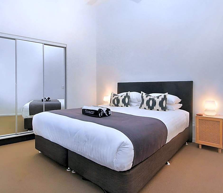 Lennox Holiday Apartments